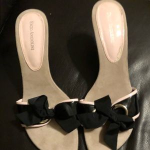 Size 10m   Enzo  Angiolini summer slip on.